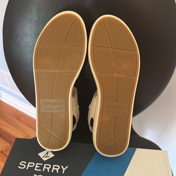 New in Box- SPERRY Plushstep Bayou Flatform Sandals Cream 8 1/2 M - Picture 3 of 9